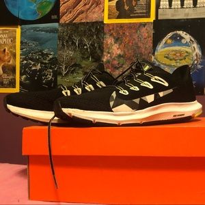 Nike Quest 2, Black/White-Iron Green, Size 9